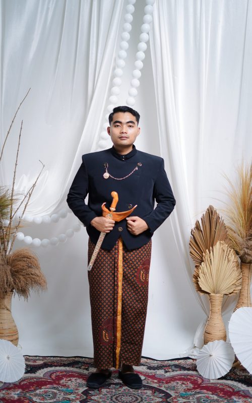 06. Foto mempelai pria nama.jpg