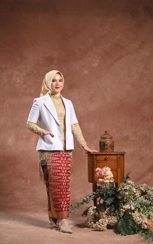 {"ARInfo":{"IsUseAR":false},"Version":"1.0.0","MakeupInfo":{"IsUseMakeup":false},"FaceliftInfo":{"IsChangeEyeLift":false,"IsChangeFacelift":false,"IsChangePostureLift":false,"IsChangeNose":false,"IsChangeFaceChin":false,"IsChangeMouth":false,"IsChangeThinFace":true},"BeautyInfo":{"IsAIBeauty":false,"OldBeautyCount":1,"IsSharpen":false,"SwitchMedicatedAcne":false,"IsBrightEyes":false,"IsOldBeauty":false,"IsReduceBlackEyes":false},"HandlerInfo":{"AppName":2},"FilterInfo":{"IsUseFilter":false}}