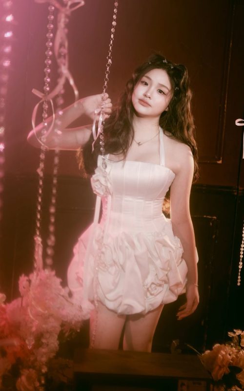 {"ARInfo":{"IsUseAR":false},"Version":"1.0.0","MakeupInfo":{"IsUseMakeup":false},"FaceliftInfo":{"IsChangeEyeLift":false,"IsChangeFacelift":false,"IsChangePostureLift":false,"IsChangeNose":false,"IsChangeFaceChin":false,"IsChangeMouth":false,"IsChangeThinFace":true},"BeautyInfo":{"SwitchMedicatedAcne":false,"IsAIBeauty":false,"IsBrightEyes":false,"IsSharpen":false,"IsOldBeauty":false,"IsReduceBlackEyes":false},"HandlerInfo":{"AppName":2},"FilterInfo":{"IsUseFilter":false}}