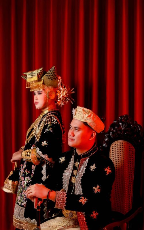 {"ARInfo":{"IsUseAR":false},"Version":"1.0.0","MakeupInfo":{"IsUseMakeup":false},"FaceliftInfo":{"IsChangeEyeLift":false,"IsChangeFacelift":false,"IsChangePostureLift":false,"IsChangeNose":false,"IsChangeFaceChin":false,"IsChangeMouth":false,"IsChangeThinFace":true},"BeautyInfo":{"SwitchMedicatedAcne":false,"IsAIBeauty":false,"IsBrightEyes":false,"IsSharpen":false,"IsOldBeauty":false,"IsReduceBlackEyes":false},"HandlerInfo":{"AppName":2},"FilterInfo":{"IsUseFilter":false},"AIGC":{"PropagateID":"t_mt1a3i5n7b2bd6cd8d028b4666ba2847db9c6b368b","ContentPropagator":"001191350200737895515300000","ContentProducer":"001191350200737895515300000","ReservedCode1":"e19c14fefd5246f48e8852566227863c","ReservedCode2":"b37c9e6280a6405f95953af68184e81f","Label":1,"ProduceID":"t_mt1a3i5n7b2bd6cd8d028b4666ba2847db9c6b368b"}}