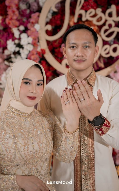 {"ARInfo":{"IsUseAR":false},"Version":"1.0.0","MakeupInfo":{"IsUseMakeup":false},"FaceliftInfo":{"IsChangeEyeLift":false,"IsChangeFacelift":false,"IsChangePostureLift":false,"IsChangeNose":false,"IsChangeFaceChin":false,"IsChangeMouth":false,"IsChangeThinFace":true},"BeautyInfo":{"SwitchMedicatedAcne":false,"IsAIBeauty":false,"IsBrightEyes":false,"IsSharpen":false,"IsOldBeauty":false,"IsReduceBlackEyes":false},"HandlerInfo":{"AppName":2},"FilterInfo":{"IsUseFilter":false}}