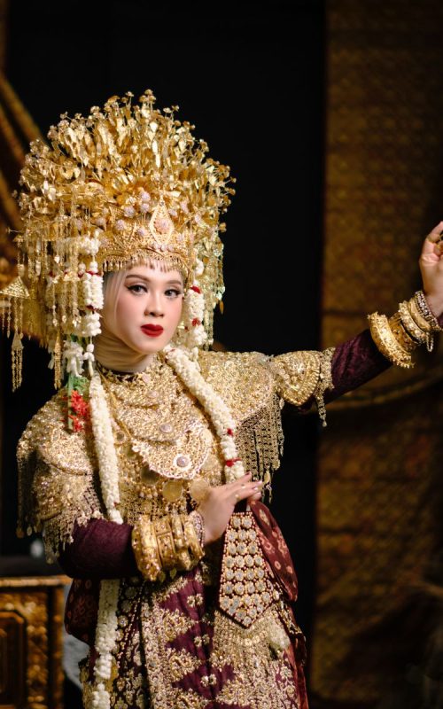 {"ARInfo":{"IsUseAR":false},"Version":"1.0.0","MakeupInfo":{"IsUseMakeup":false},"FaceliftInfo":{"IsChangeEyeLift":false,"IsChangeFacelift":false,"IsChangePostureLift":false,"IsChangeNose":false,"IsChangeFaceChin":false,"IsChangeMouth":false,"IsChangeThinFace":true},"BeautyInfo":{"IsAIBeauty":false,"OldBeautyCount":1,"IsSharpen":false,"SwitchMedicatedAcne":false,"IsBrightEyes":false,"IsOldBeauty":false,"IsReduceBlackEyes":false},"HandlerInfo":{"AppName":2},"FilterInfo":{"IsUseFilter":false}}